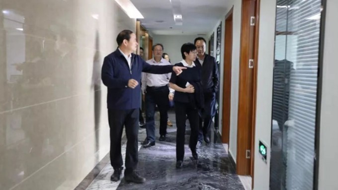 吴明明赴完美（中国）文旅集团调研