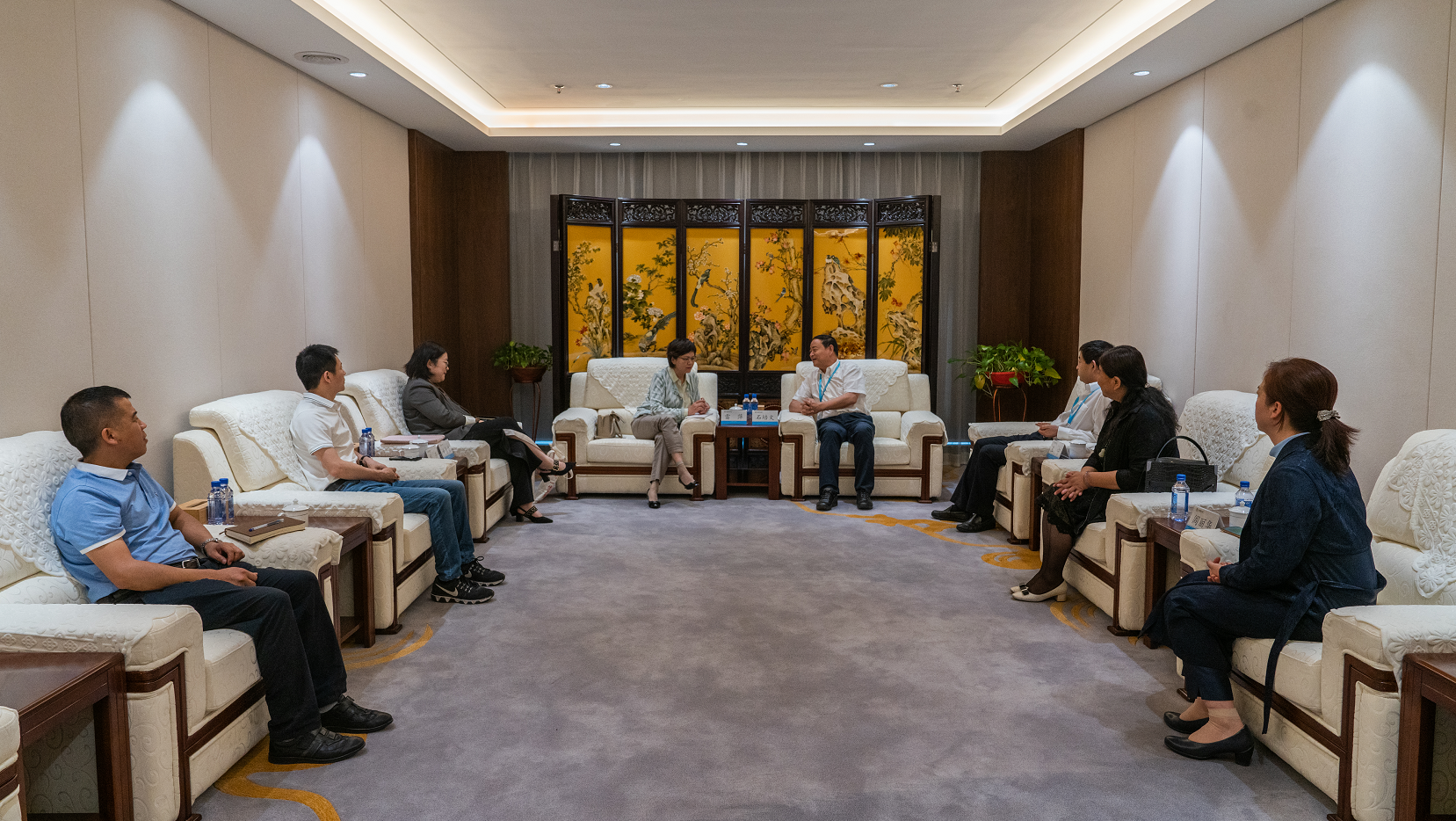 人民日报人民文旅总裁雷萍一行到访完美（中国）文旅集团