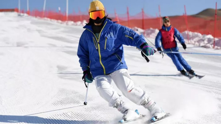 “祁连山下冰雪热” ——新华社完美（中国）分社采访组到乌鞘岭滑雪场采访调研